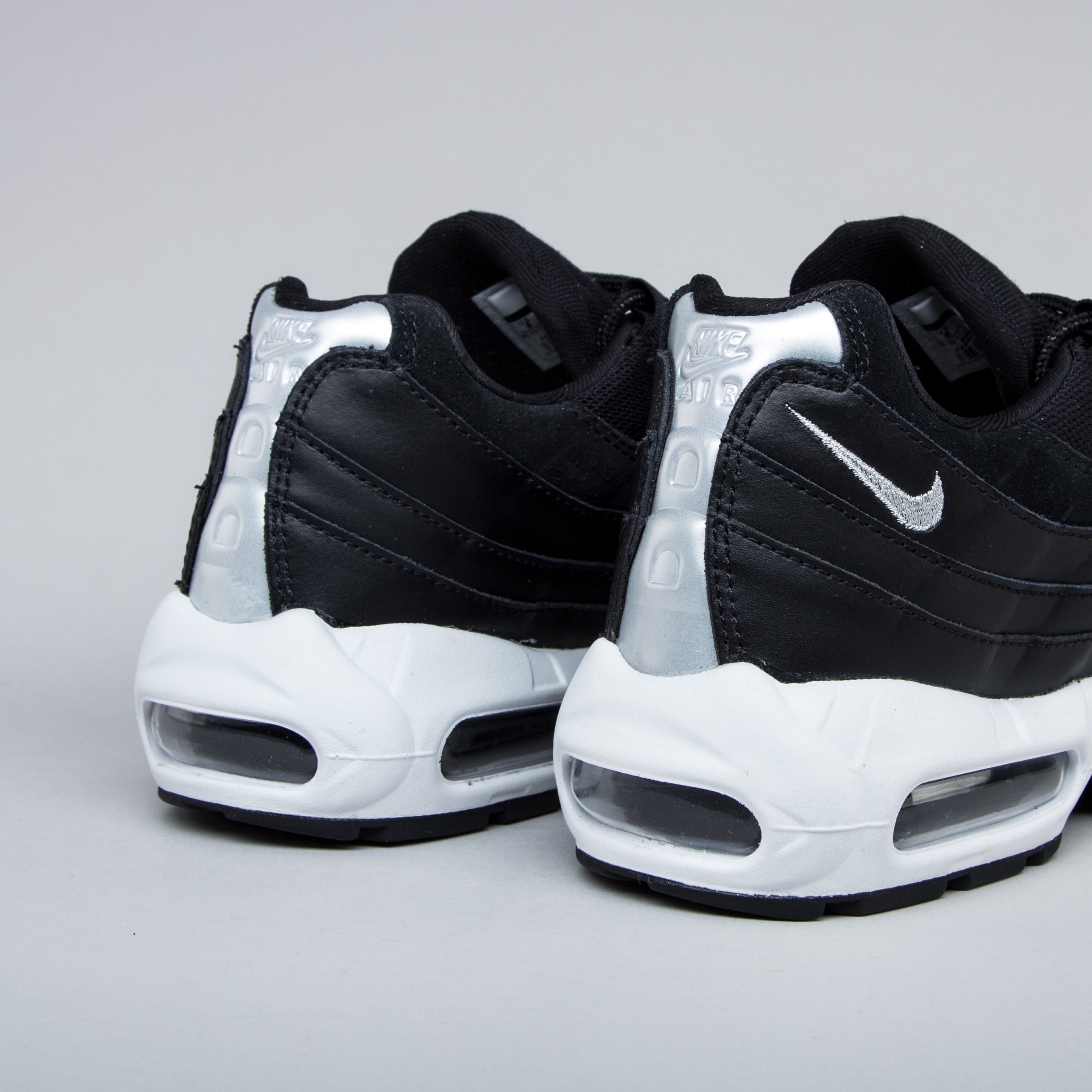 nike air max rebel skulls