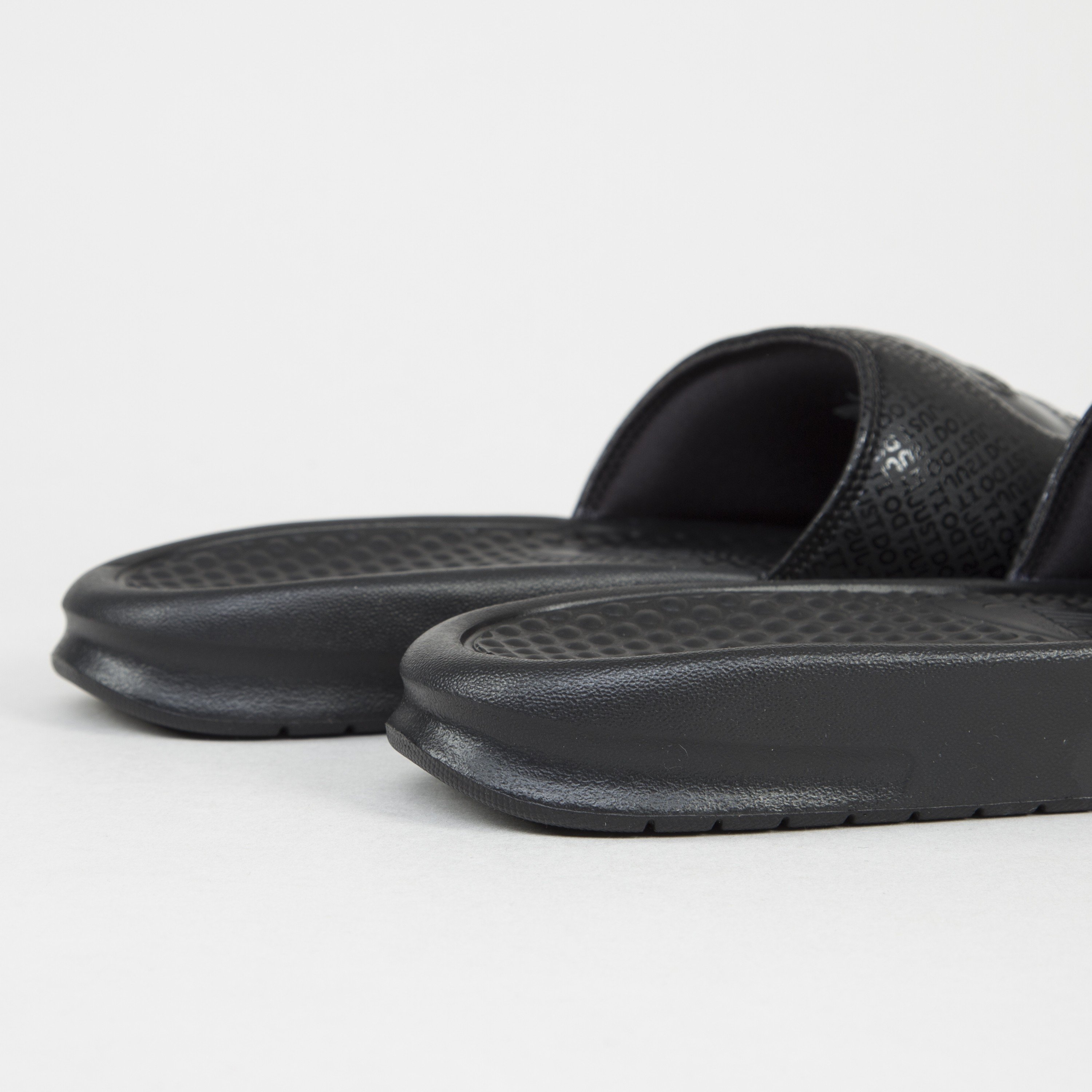 nike benassi jdi black