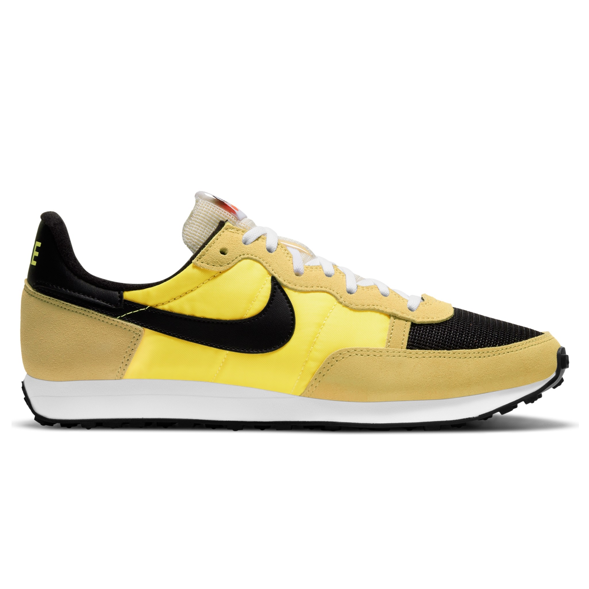 nike black challenger og sneakers