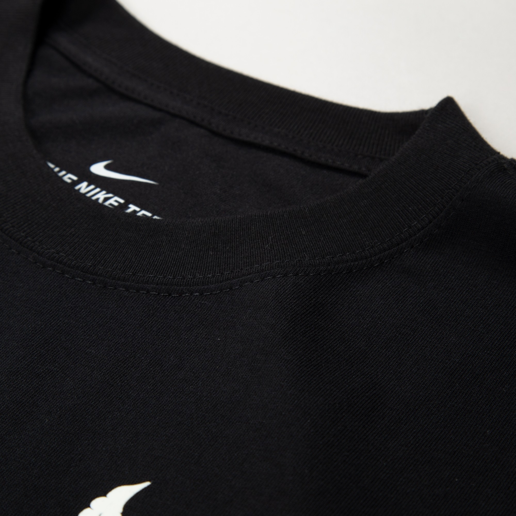 Nike SB Dragon T-Shirt (Black) - DC7815-010 - Consortium
