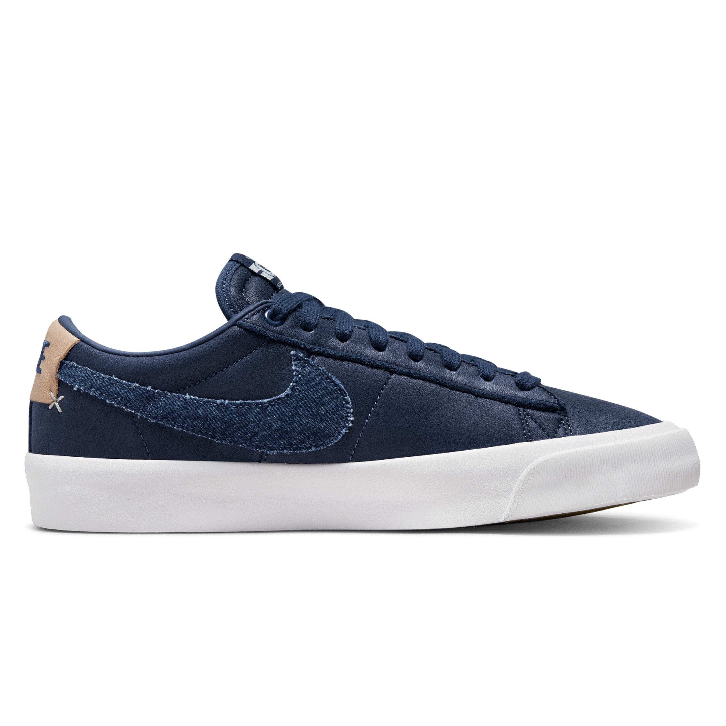Nike sb cheap blazer low premium