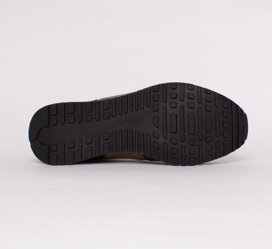 nike air vortex cargo khaki