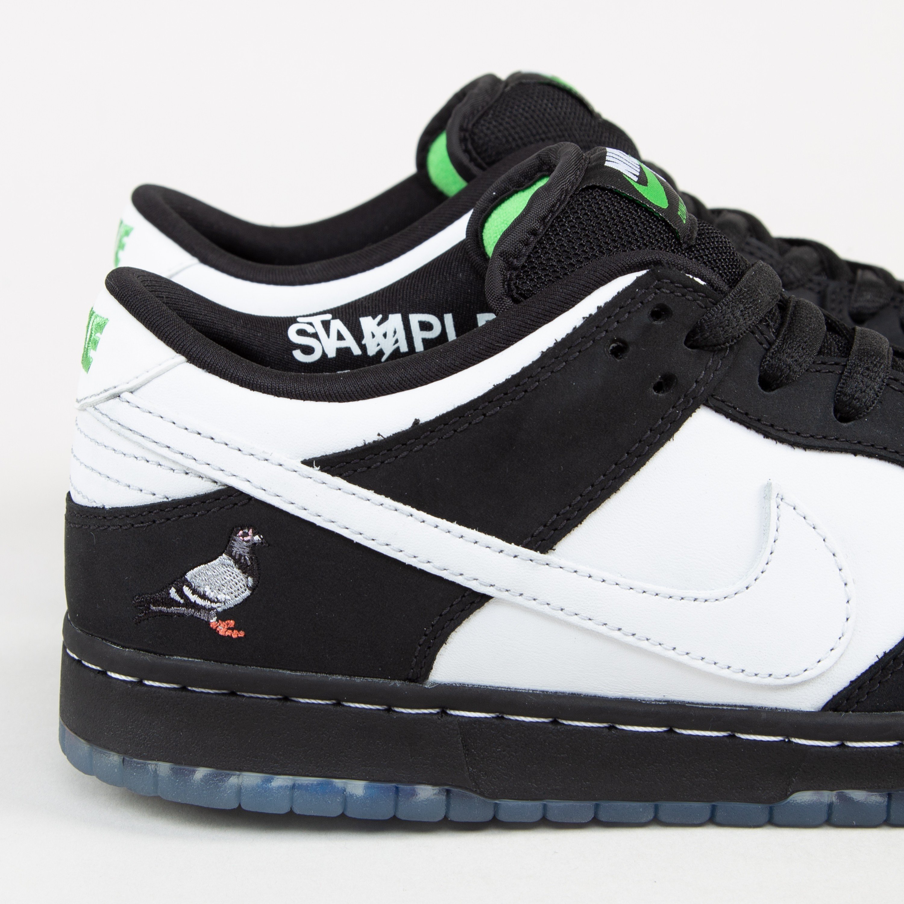 nike sb dunk low og qs quartersnacks zebra