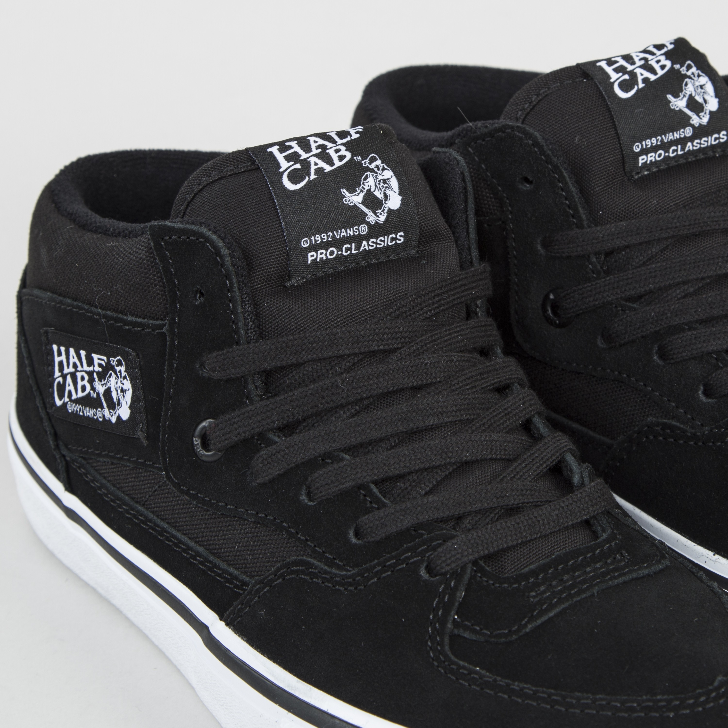Vans Half Cab Pro (Black/Black/White) Consortium.