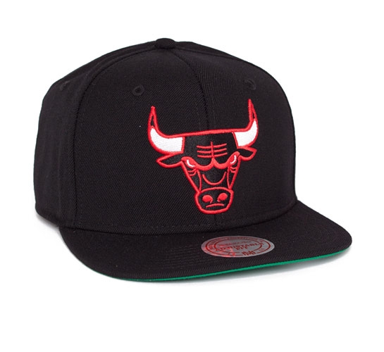 Mitchell & Ness Chicago Bulls Snapback Cap (Black)