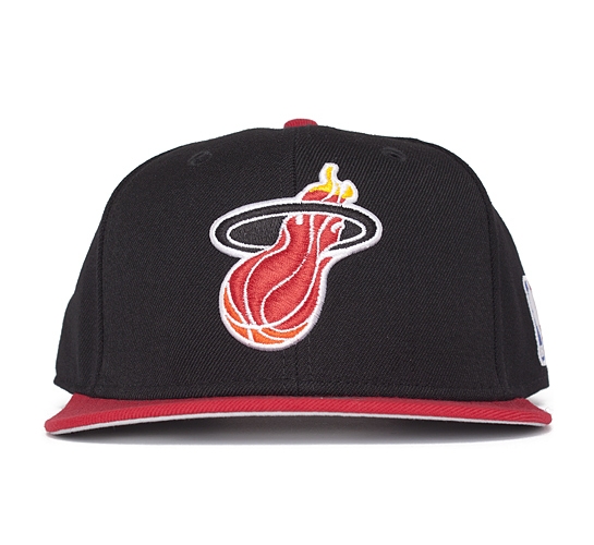 Mitchell & Ness Miami Heat 2 Tone Snapback Cap (Black/Red)