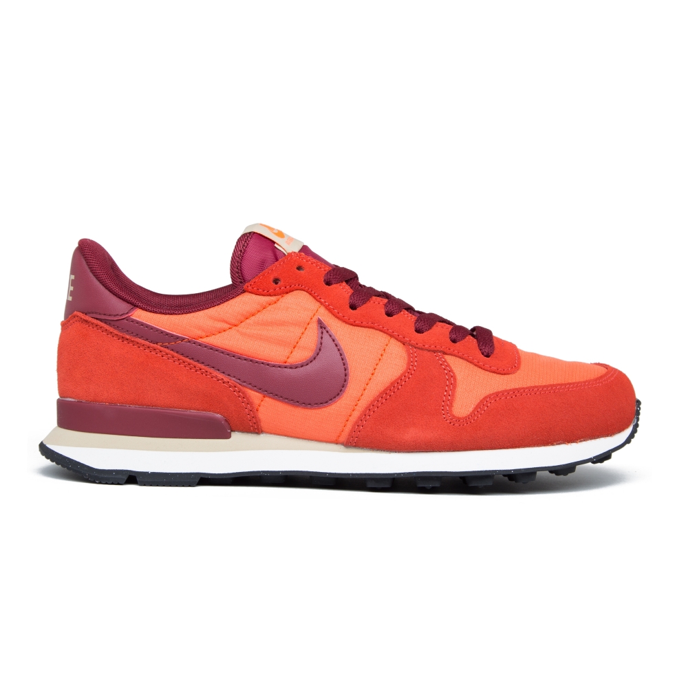 Nike Internationalist (Max Orange/Team Red-Orange Charge-Linen)