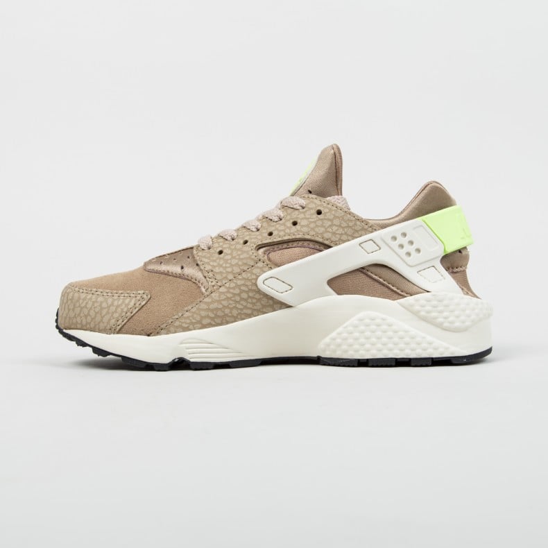 Nike Air Huarache Run Premium Desert Camo Sea Glass String Ghost Green Consortium