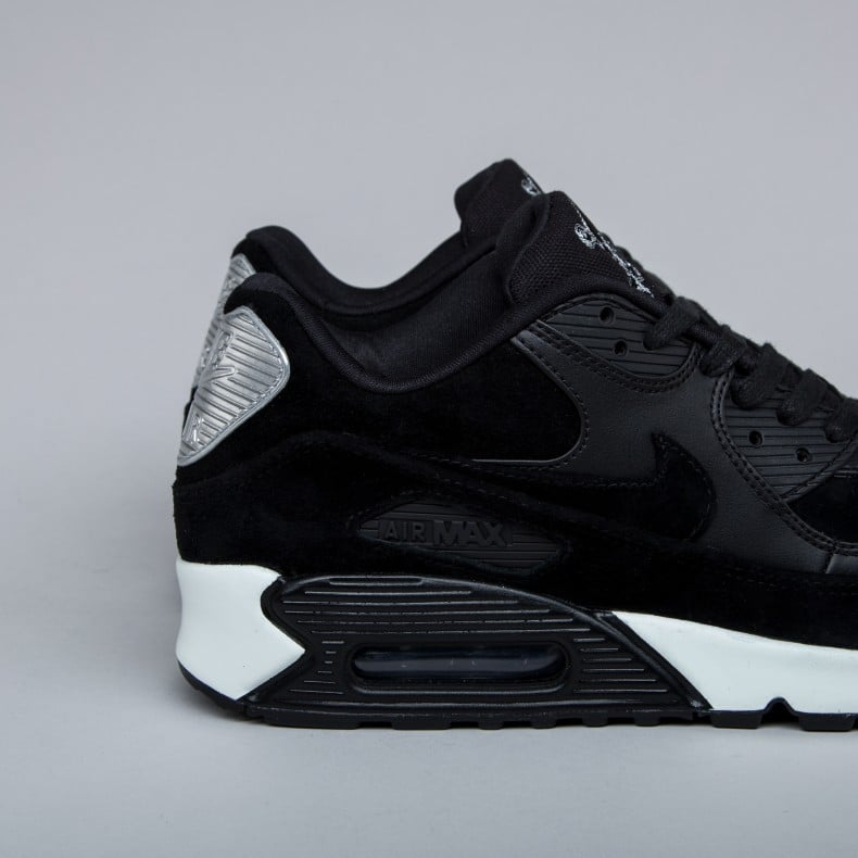 Air max hotsell 90 premium skulls