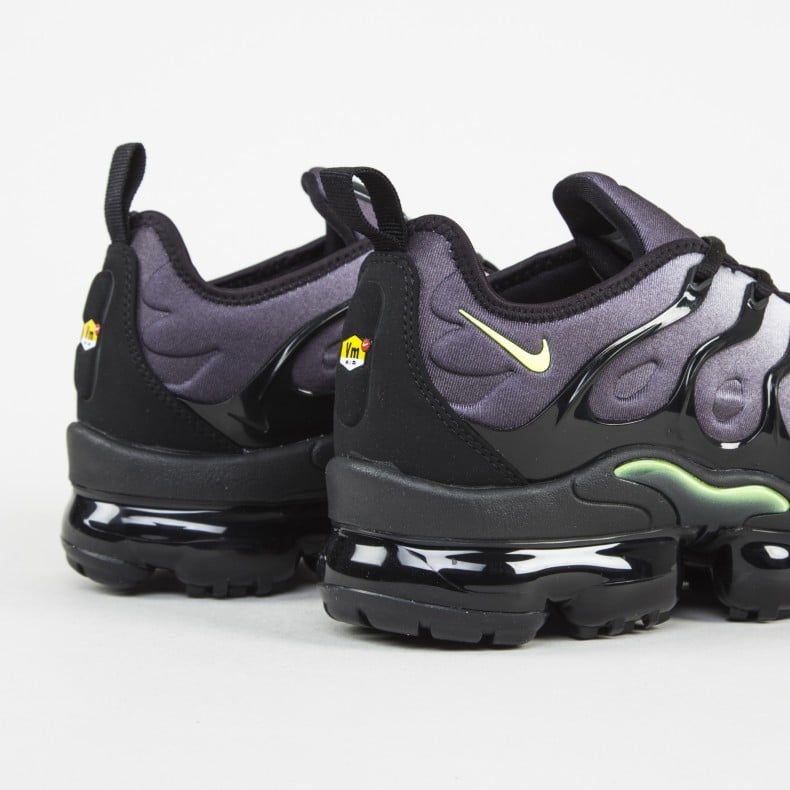 Black and neon vapormax top