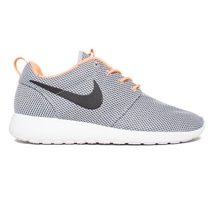 Nike Rosherun (Wolf Grey/Black-Atomic Orange-White) - Consortium.