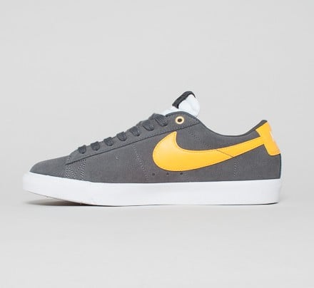 Nike sb grant taylor black white top