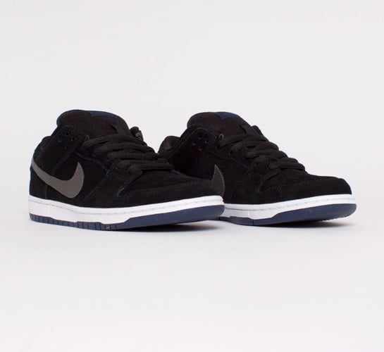 Nike SB Dunk Low Pro Navy-White) - Consortium.