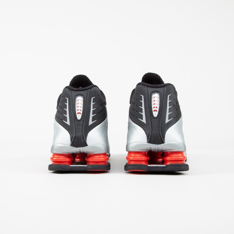 Nike shox r4 og black metallic silver top