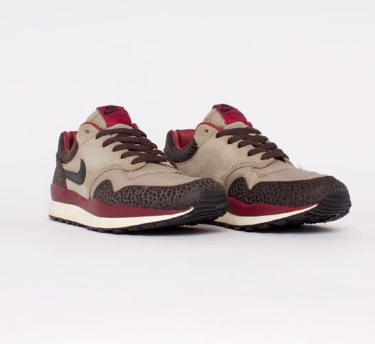 Nike Air Safari Vintage (Bamboo/Black-Baroque Red) - Consortium.