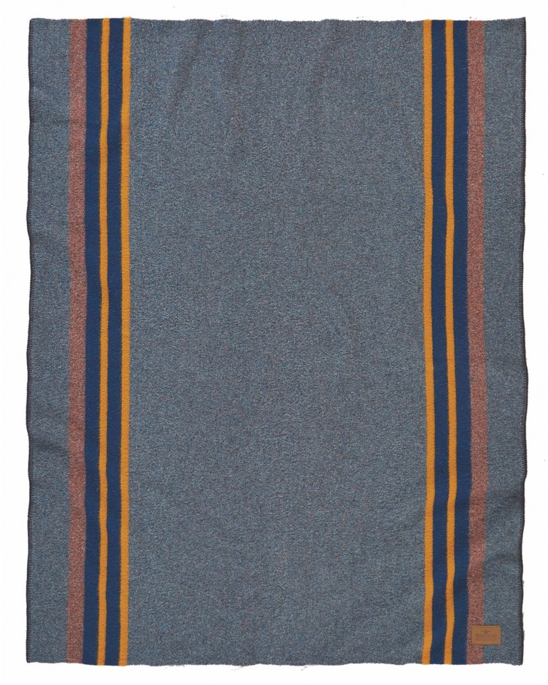Pendleton Yakima Twin Camp Blanket With Leather Carrier (Navy Mix