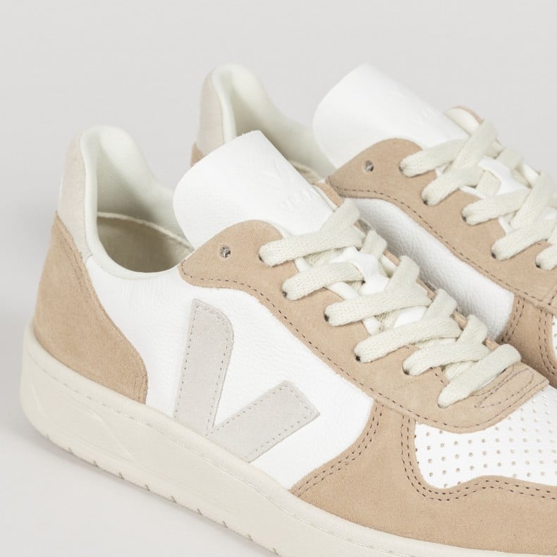 Veja v12 extra white natural hot sale